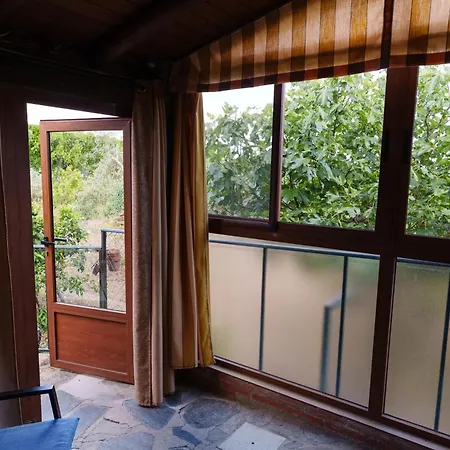 Cozy In 25 M² Lovely Garden Апартаменты