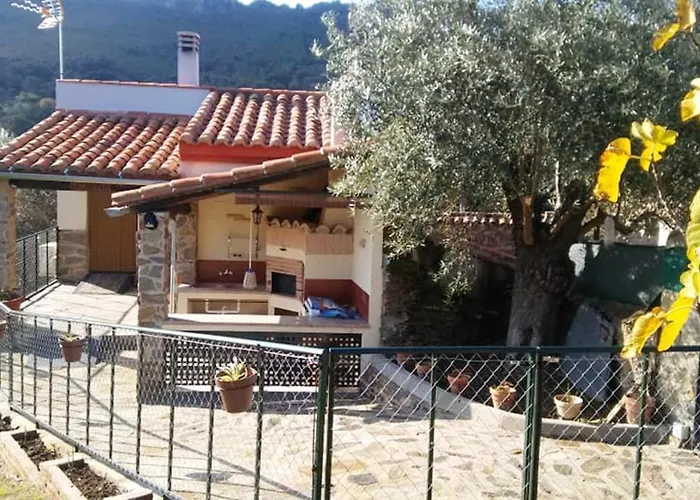 Cozy In 25 M² Lovely Garden Апартаменты