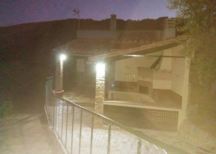 Апартаменты Cozy In 25 M² Lovely Garden Валенсия-де-Алькантар