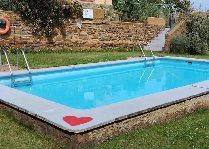 Cozy In 25 M² Lovely Garden Апартаменты Валенсия-де-Алькантар