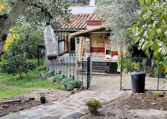 Cozy In 25 M² Lovely Garden Апартаменты