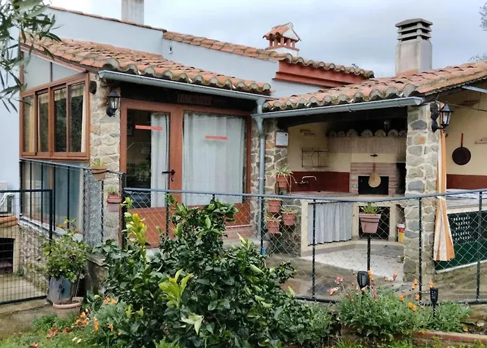 Cozy In 25 M² Lovely Garden Апартаменты Валенсия-де-Алькантар